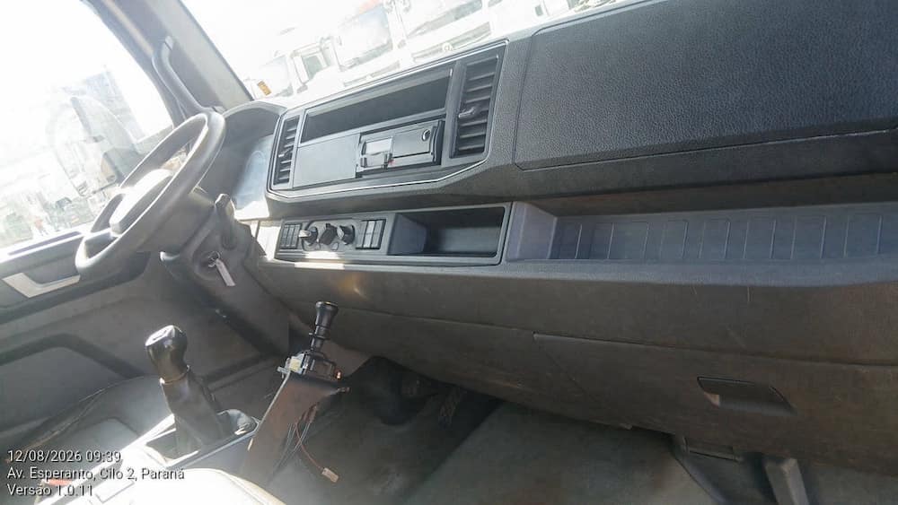 VOLKSWAGEN 11-180 DELIVERY 2P DIESEL E5