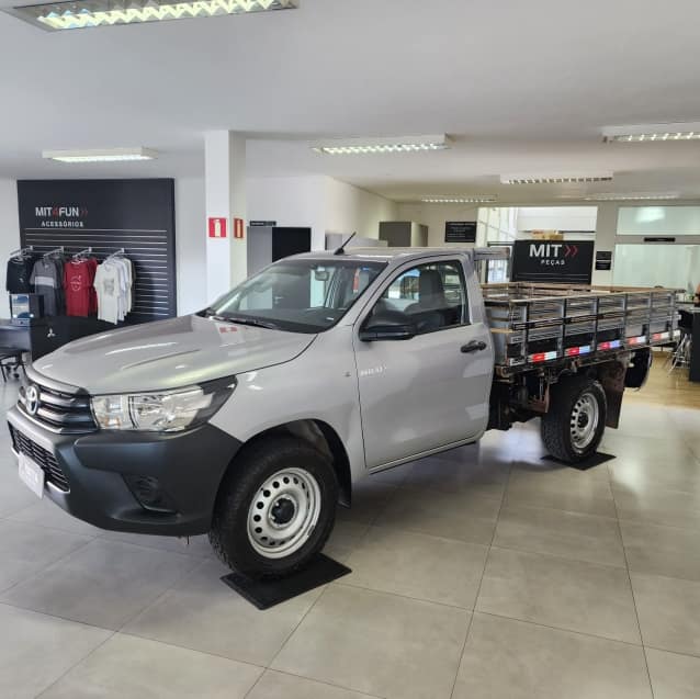 Toyota HILUX 2.8 D-4D TURBO DIESEL CS 4X4 MANUAL 2024/2025