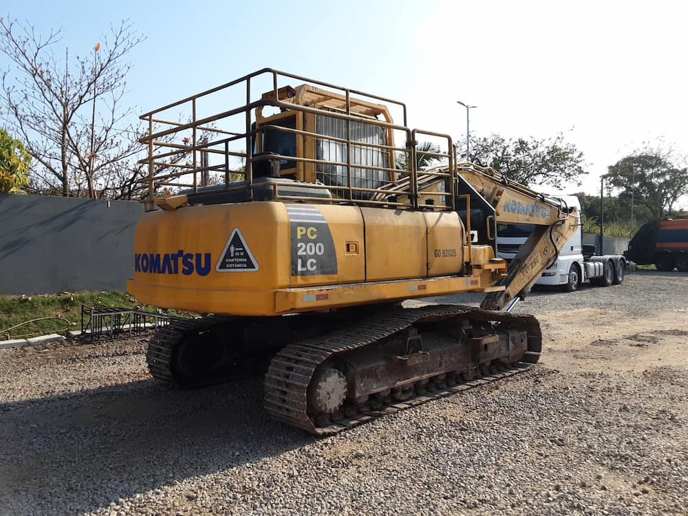 KOMATSU PC 200 LC