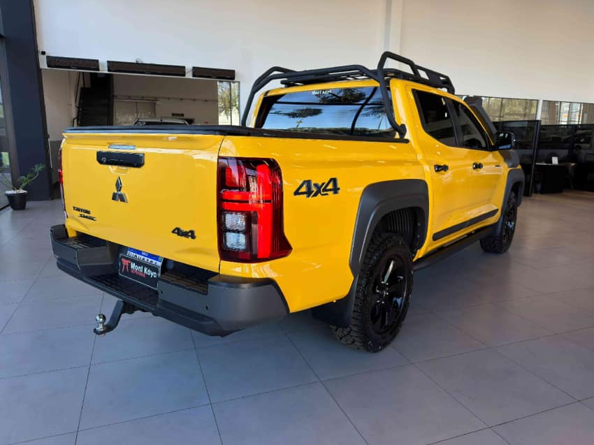 MITSUBISHI TRITON SAVANA 2.4 D 4X4 AT