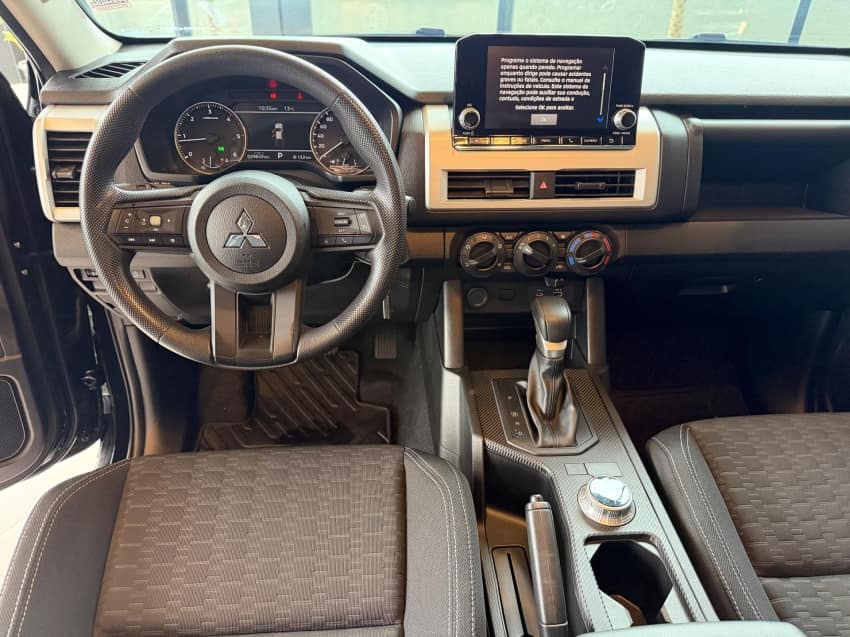 Mitsubishi TRITON 2.4 BITURBO DIESEL CD GLS 4X4 AUTOMÁTICO 2025/2026