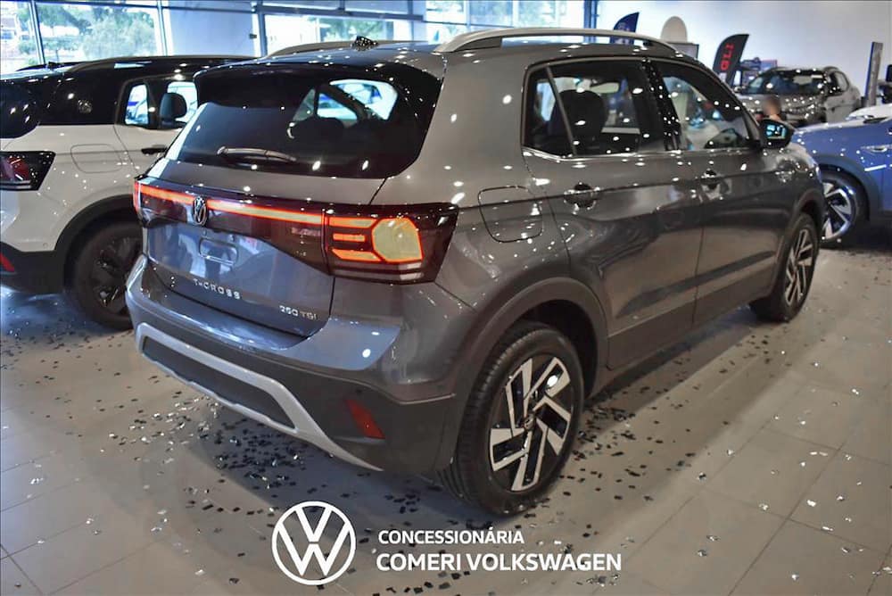 2027 VOLKSWAGEN T-CROSS 1.4 250 TSI TOTAL FLEX HIGHLINE AUTOMÁTICO