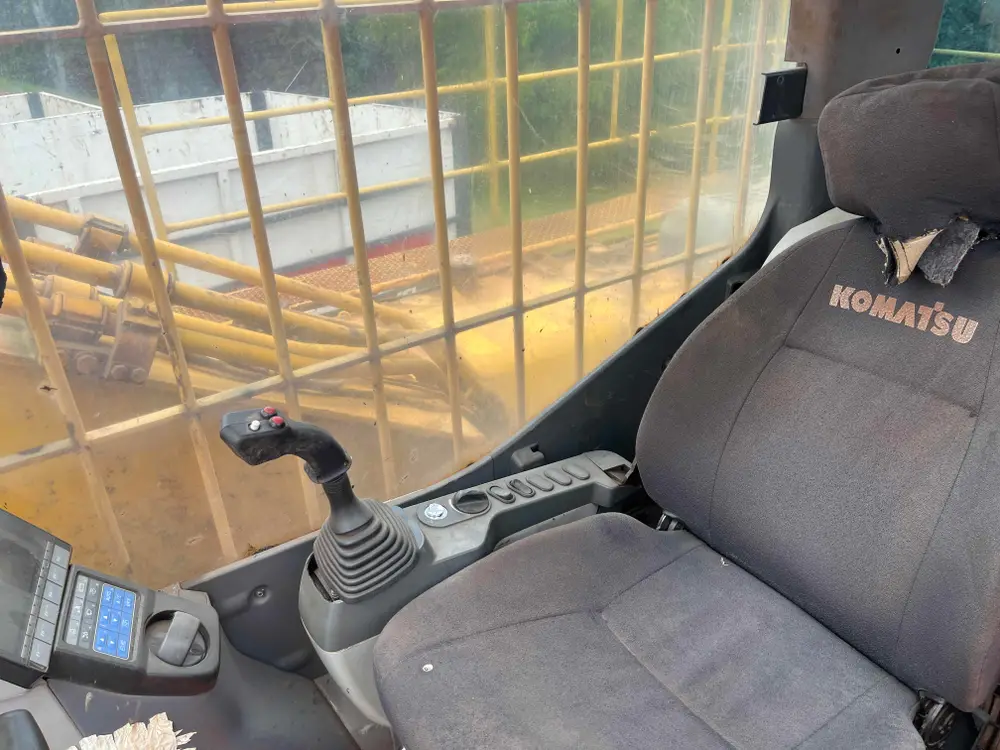 KOMATSU PC 200 LC