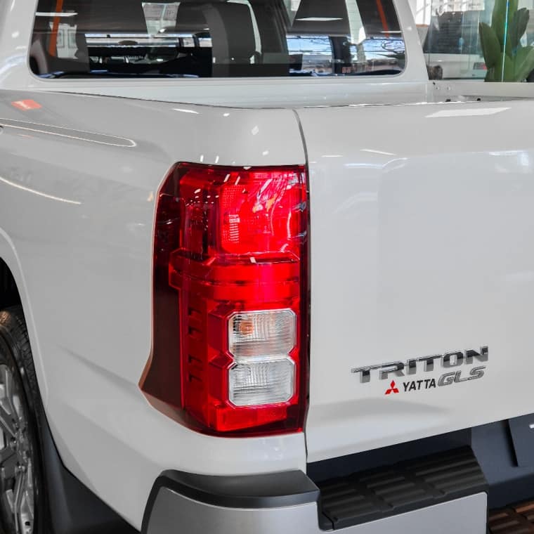 Mitsubishi TRITON 2.4 BITURBO DIESEL CD GLS 4X4 AUTOMÁTICO 2026/2027