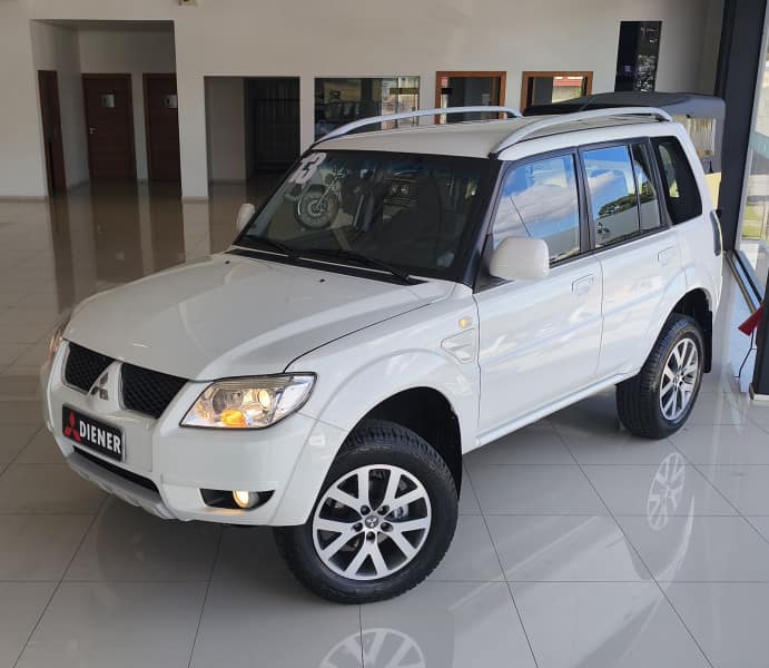 Mitsubishi PAJERO TR4 2.0 4X4 AUT 2013