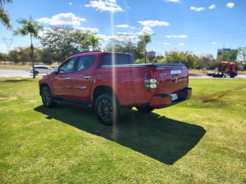 Mitsubishi L200 TRITON 2.4 16V TURBO DIESEL SPORT HPE CD 4P 4X4 AUTOMÁTICO