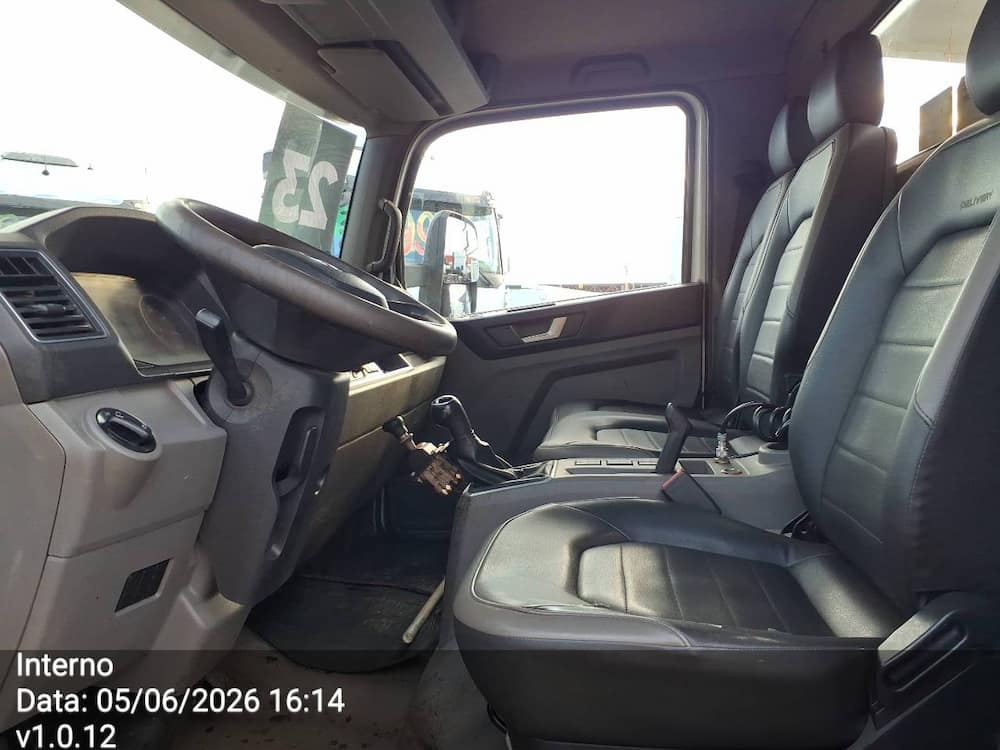 VOLKSWAGEN 11-180 DELIVERY 2P DIESEL E5