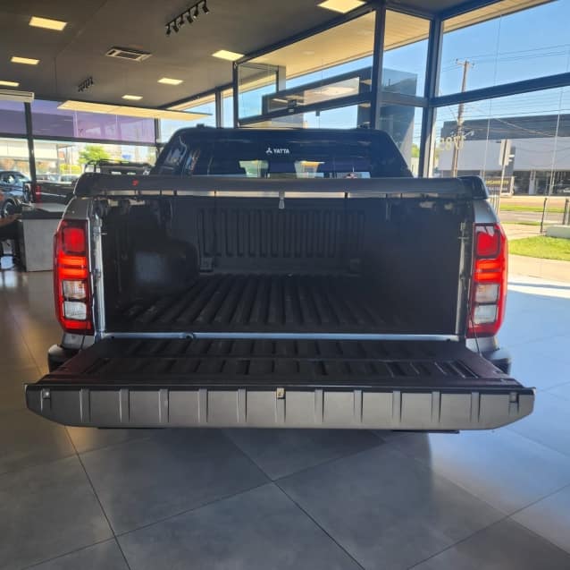 Mitsubishi TRITON 2.4 BITURBO DIESEL CD KATANA 4X4 AUTOMÁTICO 2025/2026