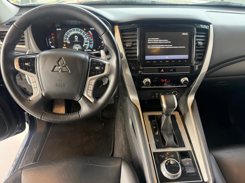 Mitsubishi PAJERO SPORT 2.4 16V MIVEC TURBO DIESEL HPE-S AWD AUTOMÁTICO 2023/2024