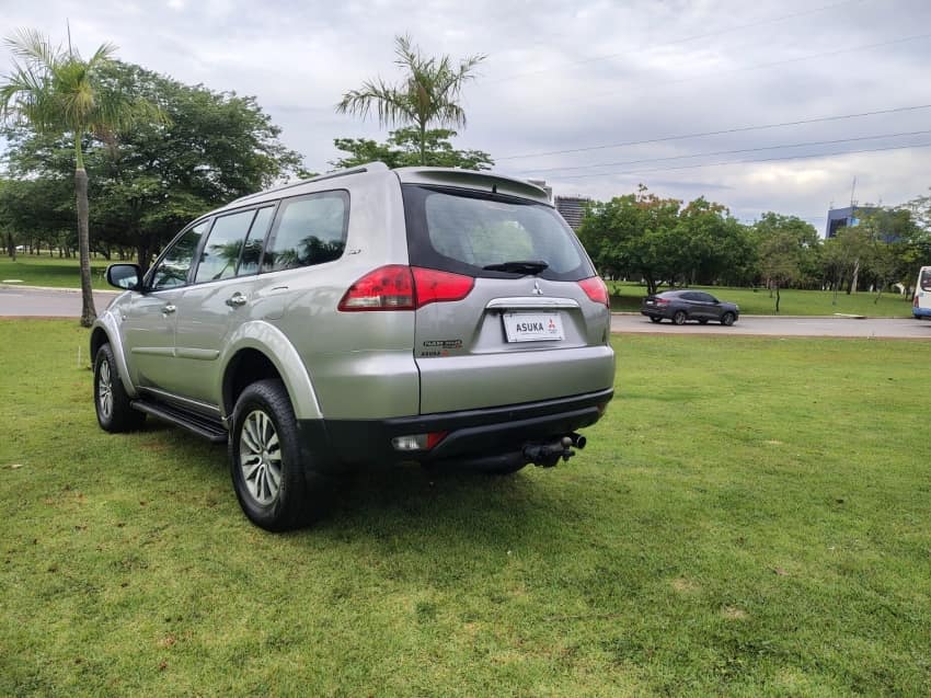 Mitsubishi PAJERO 3.2 HPE 4X4 7 LUGARES 16V TURBO INTERCOOLER DIESEL 4P AUTOMÁTICO 2017/2018