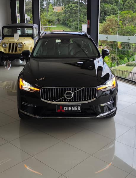 VOLVO XC 60 T8 PLUS HÍBRIDO 2024
