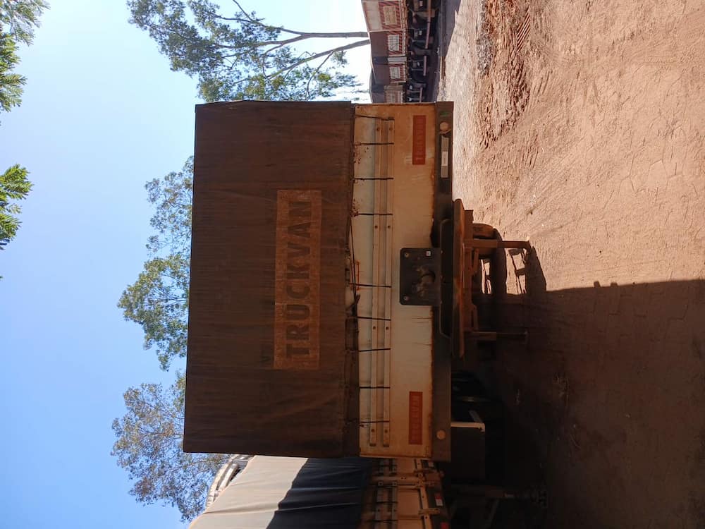 TRUCKVAN SR GRANELEIRO 4E 1+3