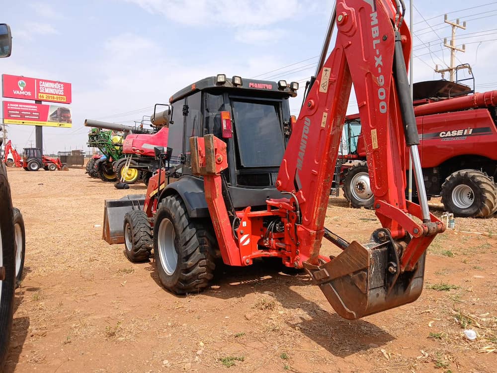 MANITOU RETROESCAVADEIRA