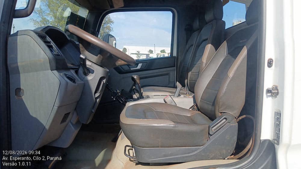 VOLKSWAGEN 11-180 DELIVERY 2P DIESEL E5