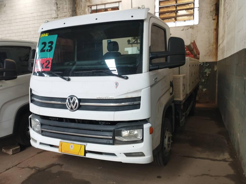 VOLKSWAGEN 11-180 DELIVERY 2P DIESEL E5