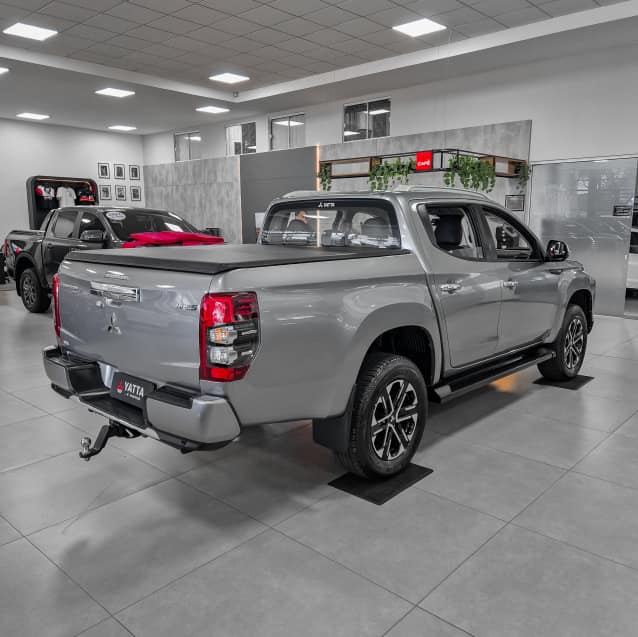 Mitsubishi L200 TRITON 2.4 16V TURBO DIESEL SPORT HPE-S CD 4P 4X4 AUTOMÁTICO 2024/2025
