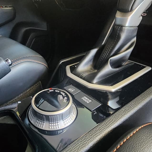 Mitsubishi TRITON 2.4 BITURBO DIESEL CD KATANA 4X4 AUTOMÁTICO 2025/2026