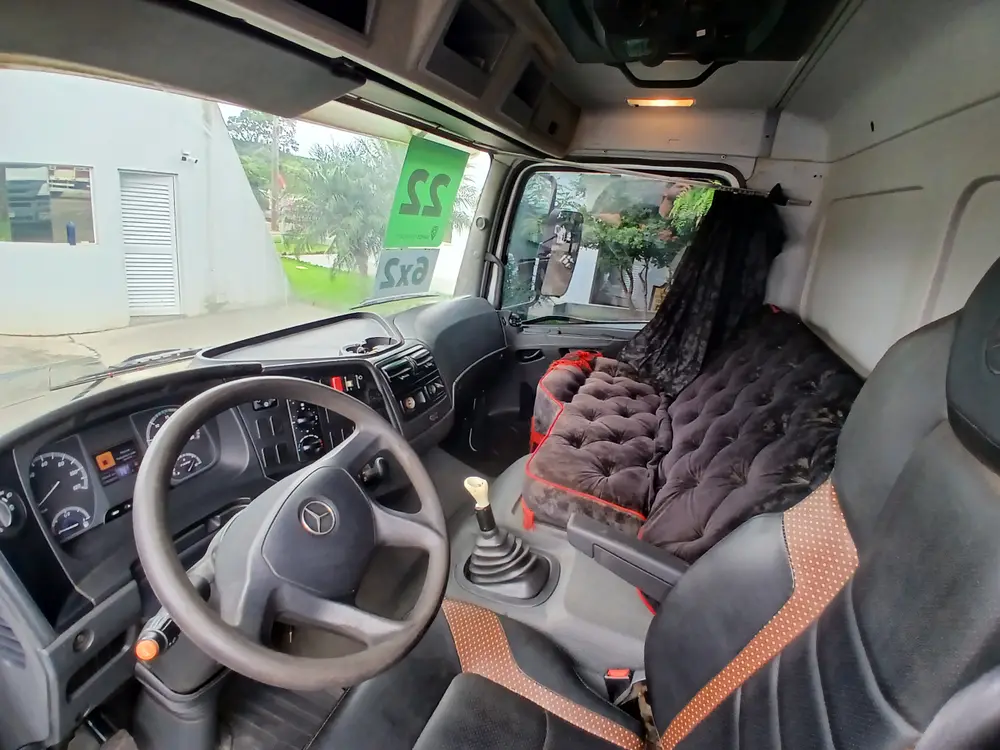 MERCEDES-BENZ ATEGO 2426