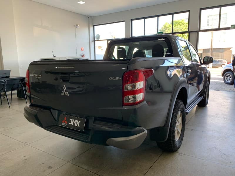 Mitsubishi MMC TRITON SPORT OUTD GLS