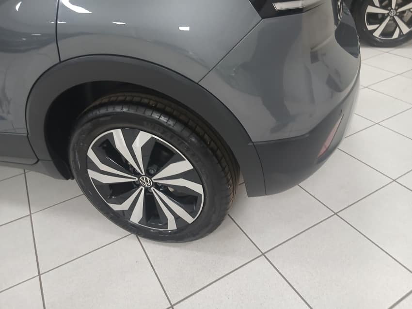 Volkswagen T-CROSS 1.0 200 TSI TOTAL FLEX AUTOMÁTICO 2025/2026