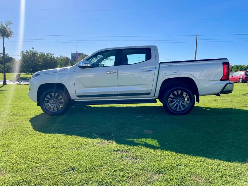Mitsubishi TRITON 2.4 BITURBO DIESEL CD HPE 4X4 AUTOMÁTICO