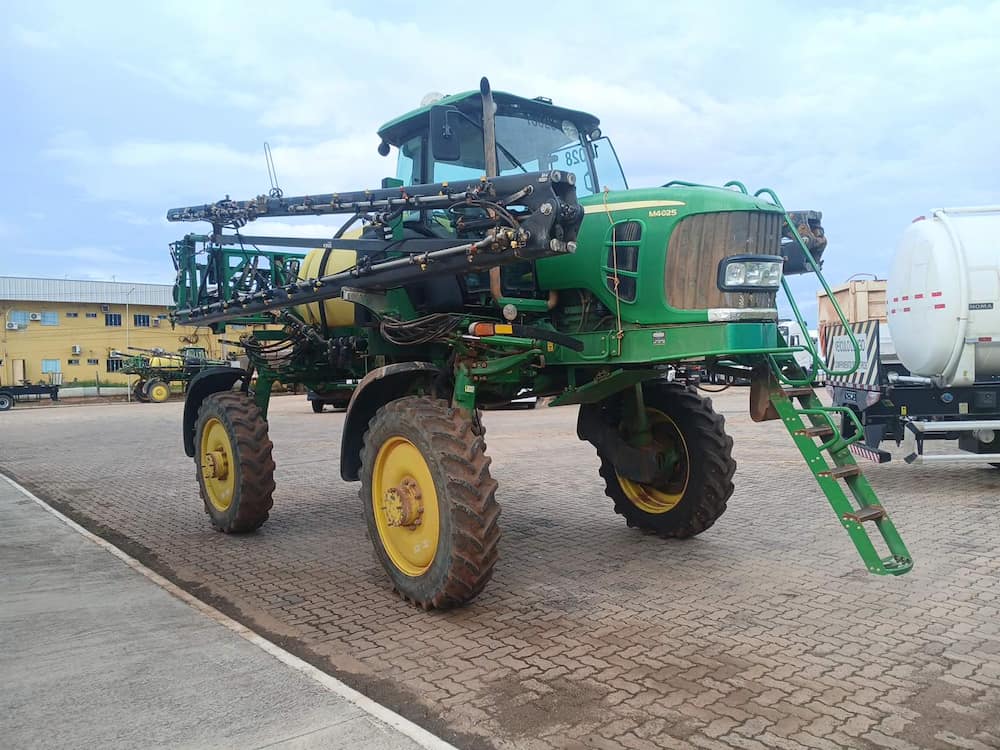 JOHN DEERE M4025