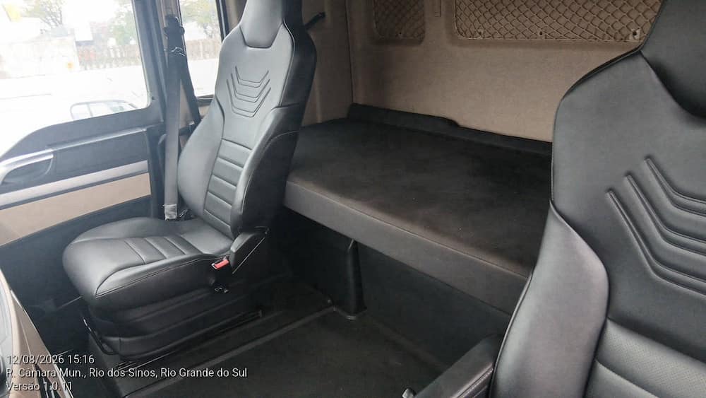 VOLKSWAGEN 29.520 METEOR 6X4