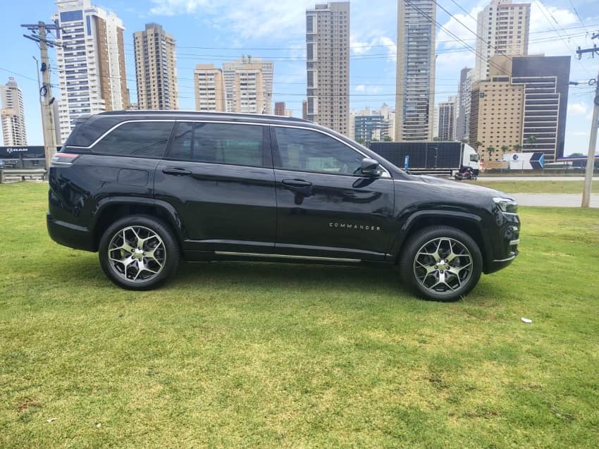 JEEP COMMANDER 2.0 TD380 TURBO DIESEL OVERLAND AT9
