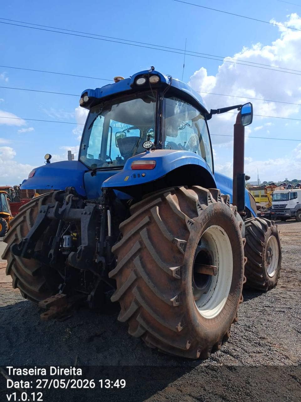 NEW HOLLAND T 8.325