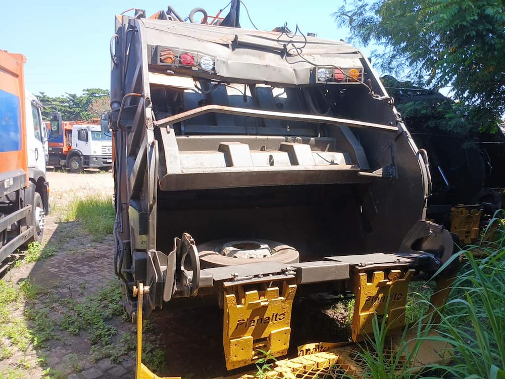 Volkswagen 24-260 E Constel. 6x2 2p (diesel)(E5)