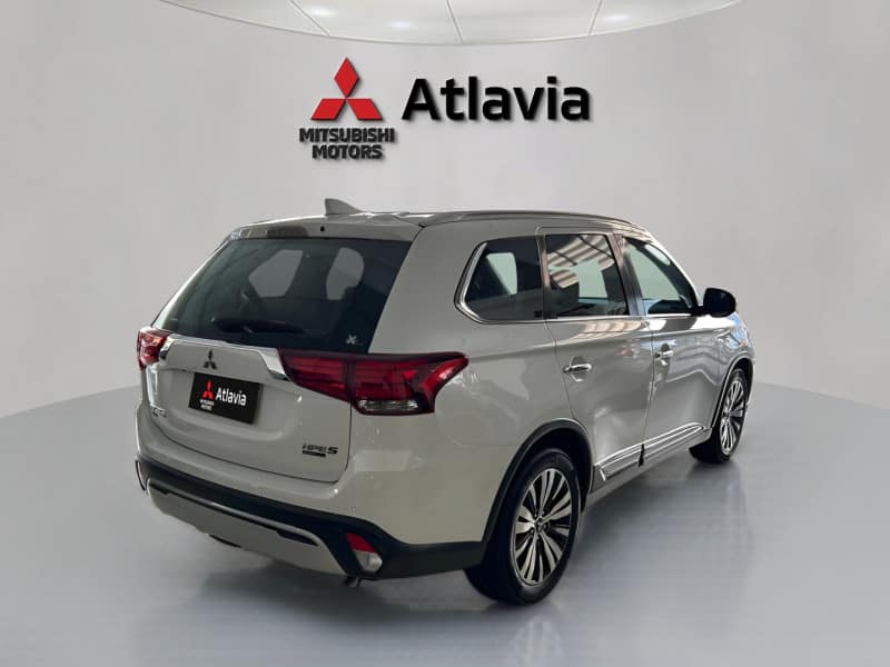 Mitsubishi Outlander 2.2 HPE -S