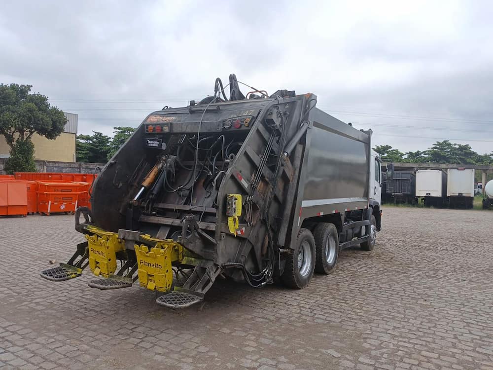 Volkswagen 24-260 E Constel. 6x2 2p (diesel)(E5)