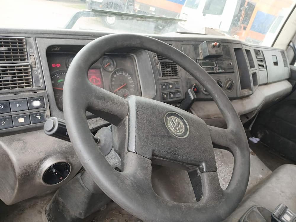 Volkswagen 24-260 E Constel. 6x2 2p (diesel)(E5)