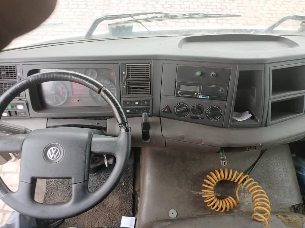 Volkswagen 24-260 E Constel. 6x2 2p (diesel)(E5)
