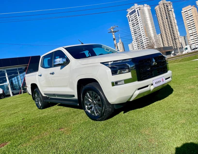 Mitsubishi TRITON 2.4 BITURBO DIESEL CD HPE 4X4 AUTOMÁTICO