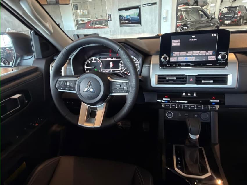 Mitsubishi TRITON 2.4 BITURBO DIESEL CD HPE-S 4X4 AUTOMÁTICO 2027/2027