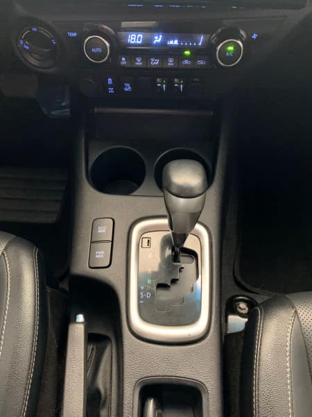 TOYOTA HILUX SRX