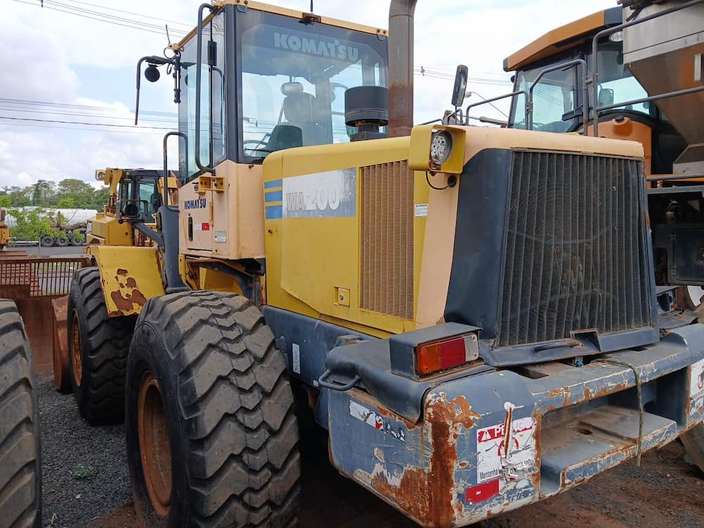 KOMATSU WA200
