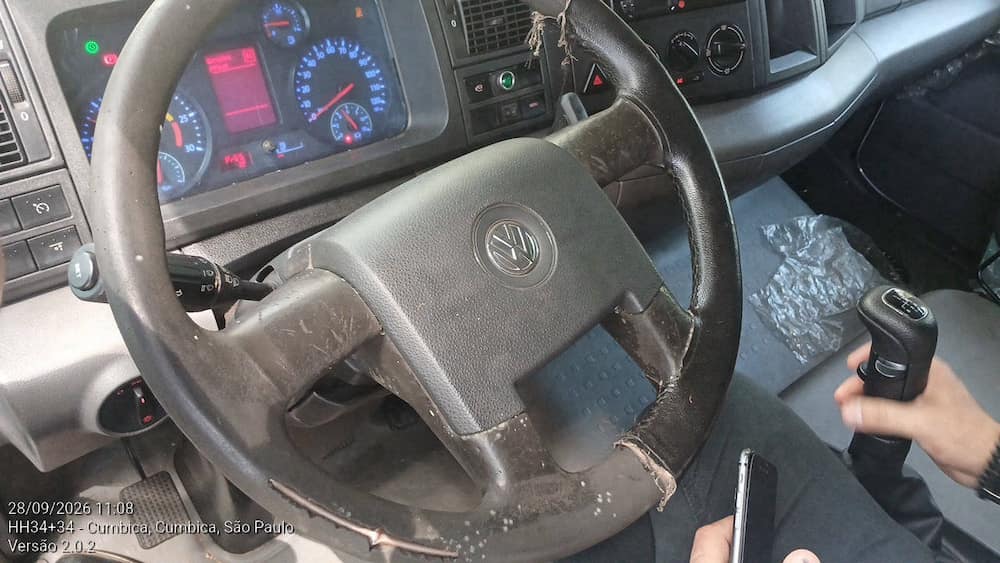 VOLKSWAGEN 24.330 CRC 6X2