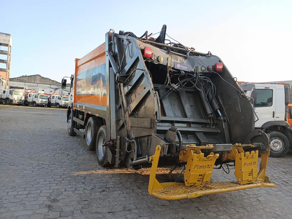 Volkswagen 24-260 E Constel. 6x2 2p (diesel)(E5)