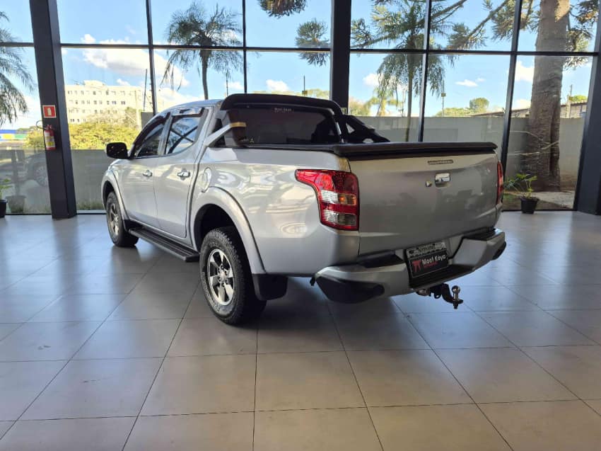 Mitsubishi L200 TRITON 2.4 16V TURBO DIESEL SPORT HPE CD 4P 4X4 AUTOMÁTICO 2018/2019