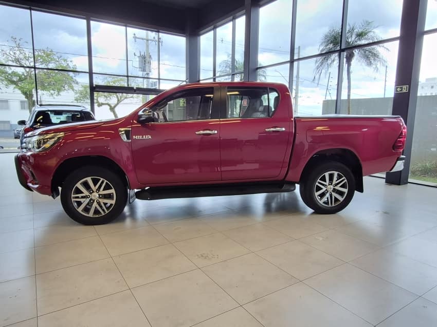 Toyota HILUX 2.8 SRX 4X4 CD 16V DIESEL 4P AUTOMÁTICO 2016/2017