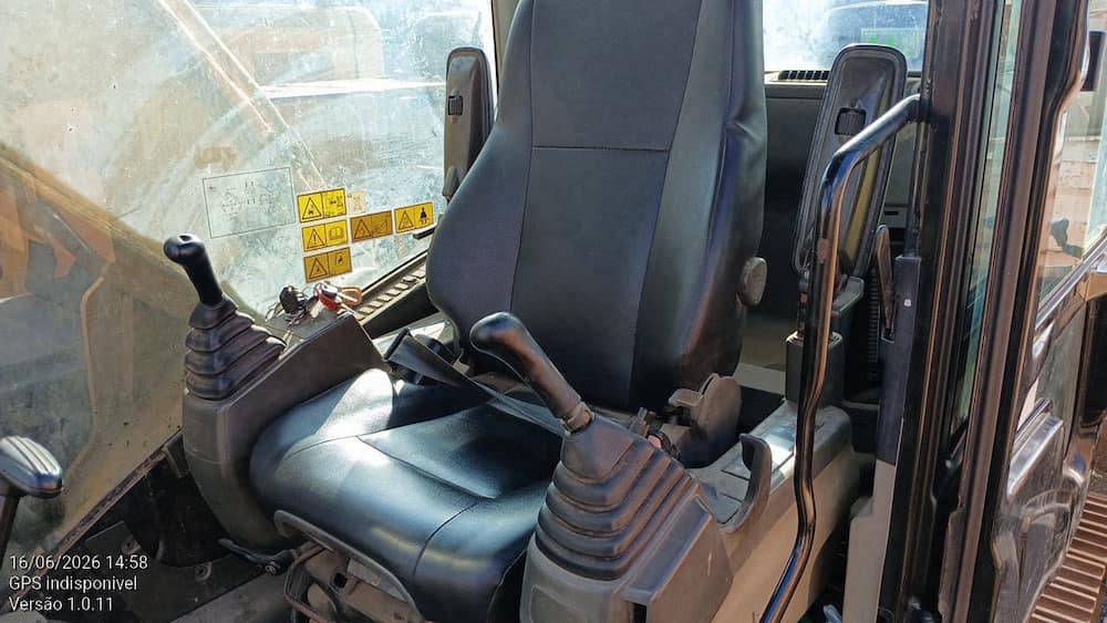 CATERPILLAR CAT 320