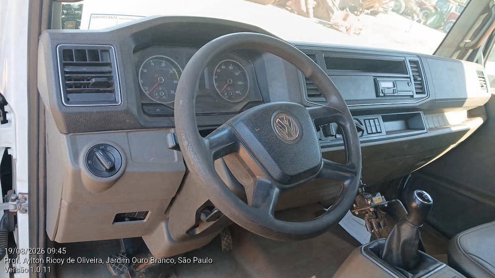 VOLKSWAGEN 11-180 DELIVERY 2P DIESEL E5