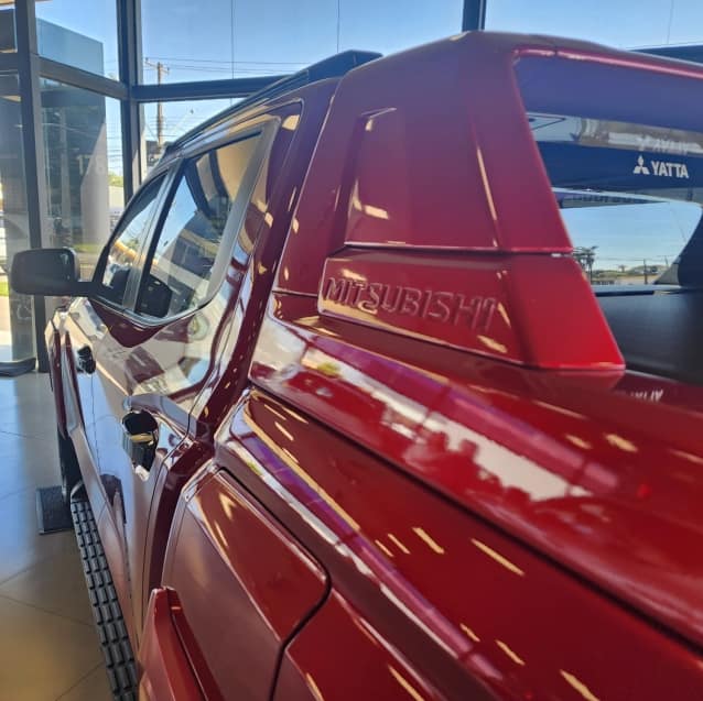 Mitsubishi TRITON 2.4 BITURBO DIESEL CD KATANA 4X4 AUTOMÁTICO 2025/2026