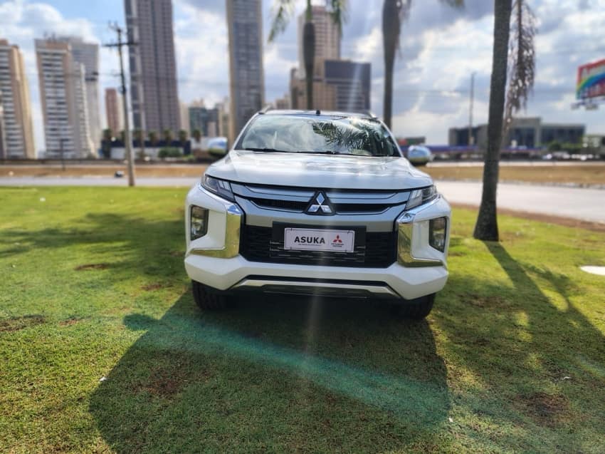 Mitsubishi L200 TRITON 2.4 16V TURBO DIESEL SPORT HPE CD 4P 4X4 AUTOMÁTICO