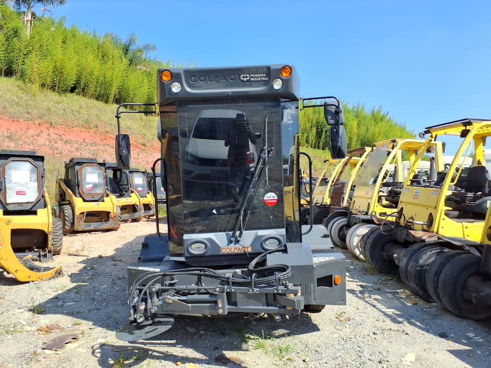 PIONEIRA VARREDEIRA MECANICA SUCÇÃO