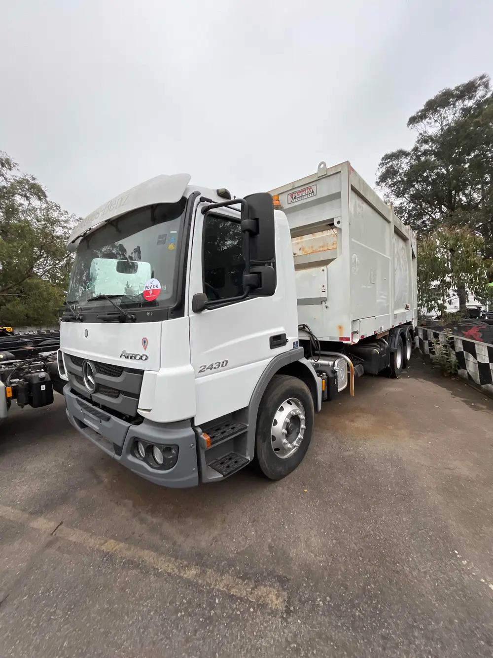 Mercedes-Benz Atego 2430 6x2 (E5)
