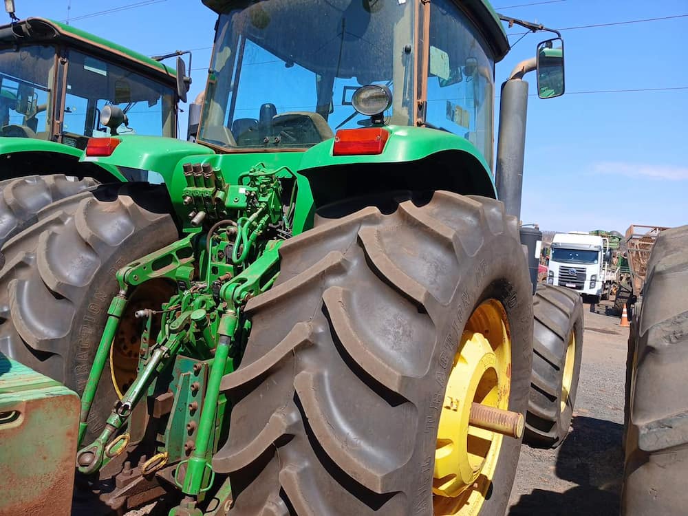 JOHN DEERE 7230J