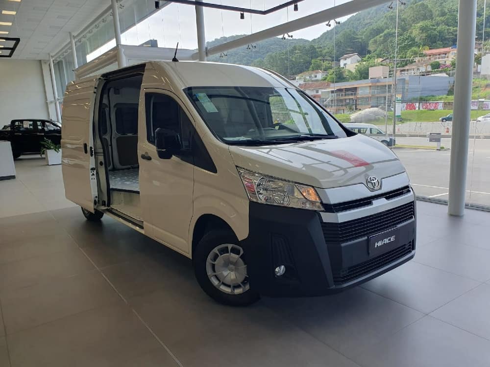 TOYOTA HIACE 2.8 D-4D TURBO DIESEL FURGÃO DX AUTOMÁTICO